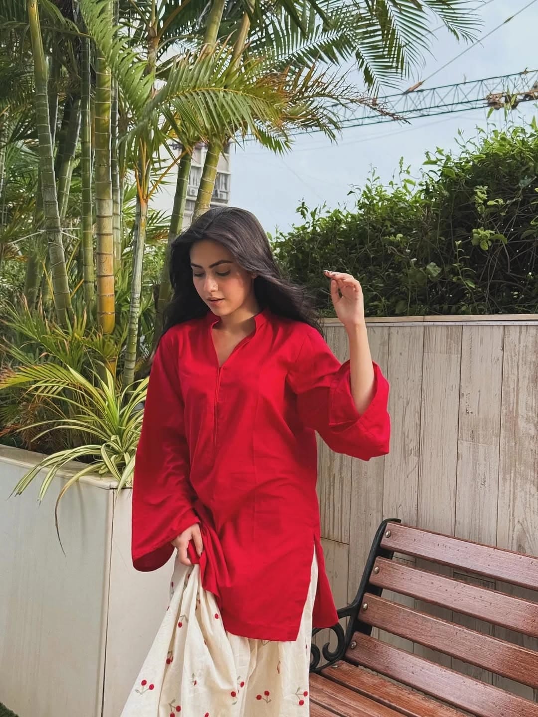 LAL PARI EMBROIDERY 2PC ( FARSHI)