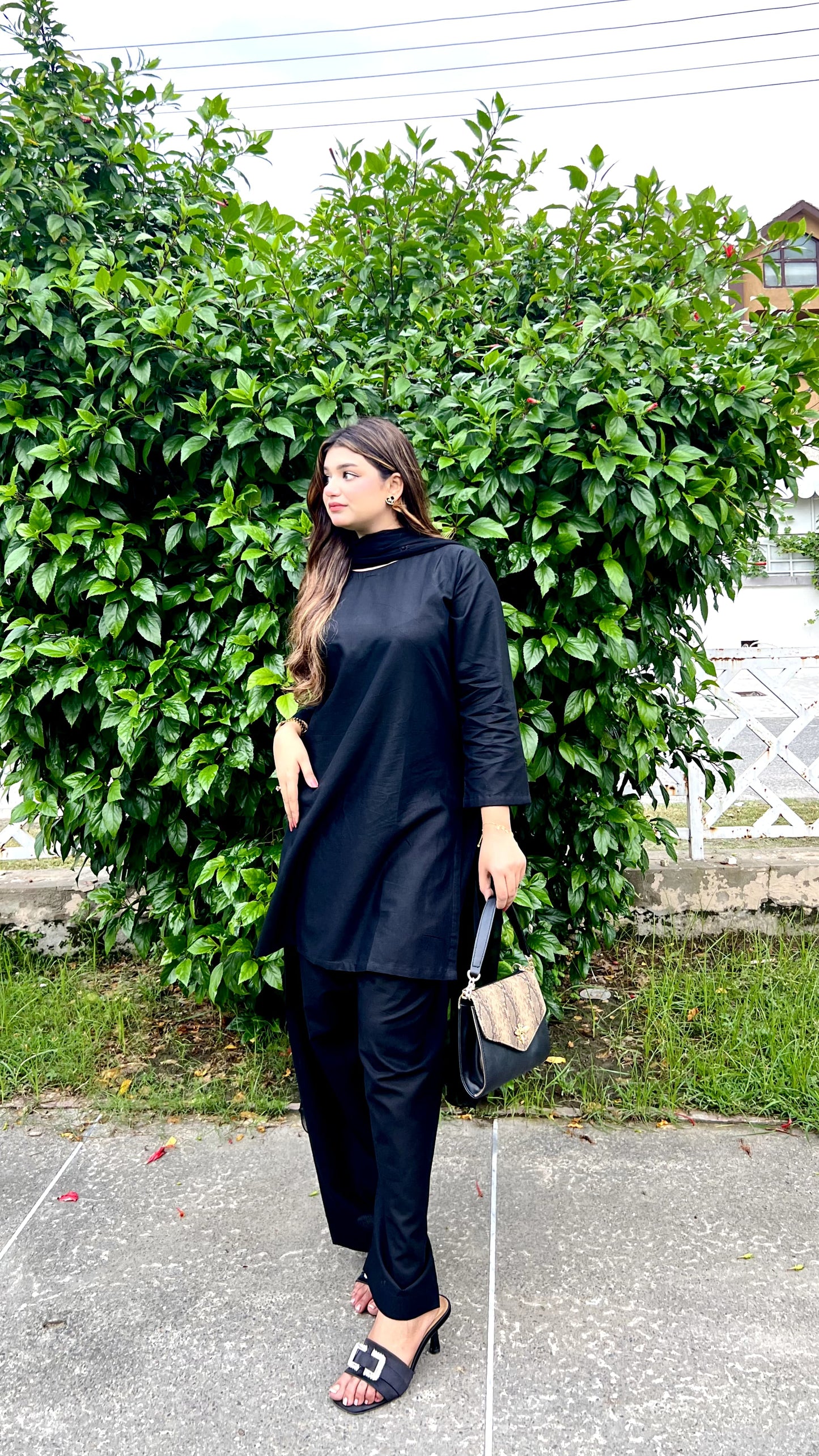 Ovelin – 3 Piece Black Suit