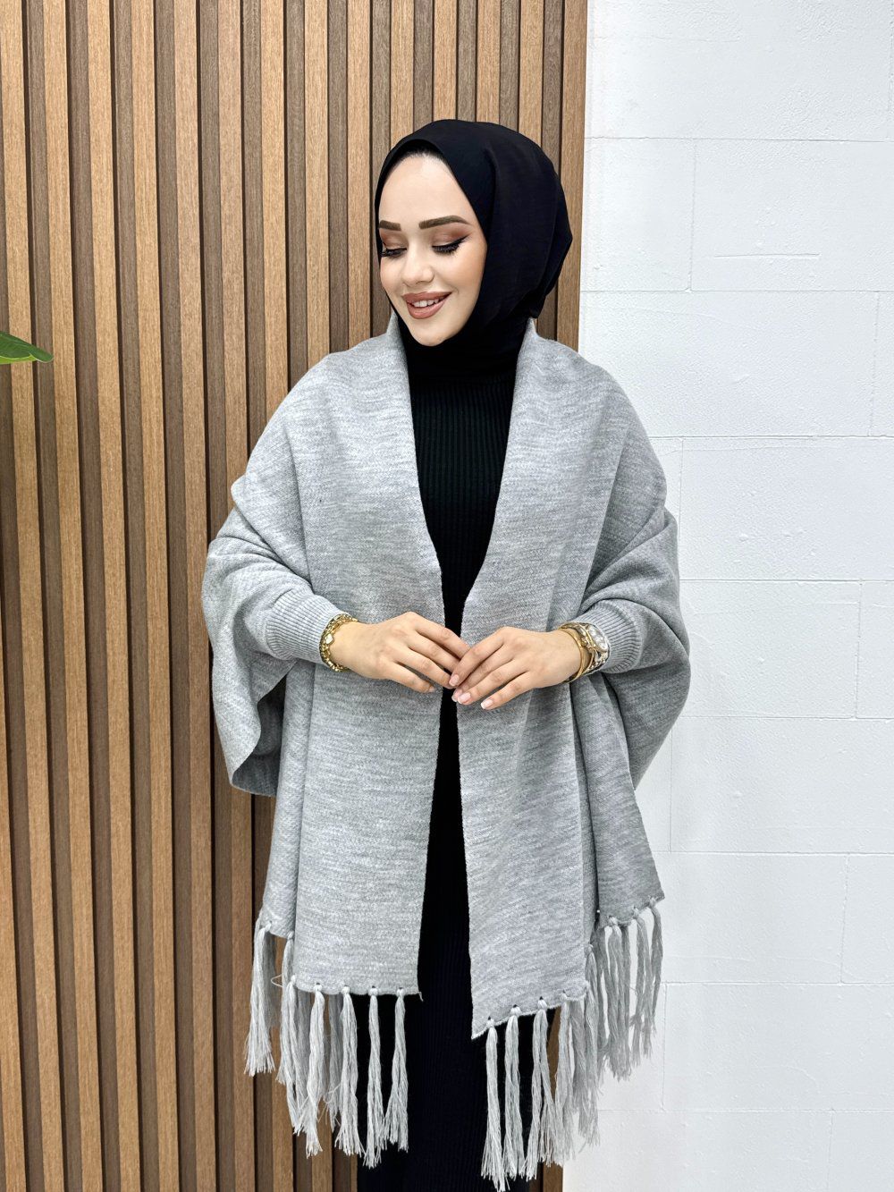Women fleece shawls ready to wear