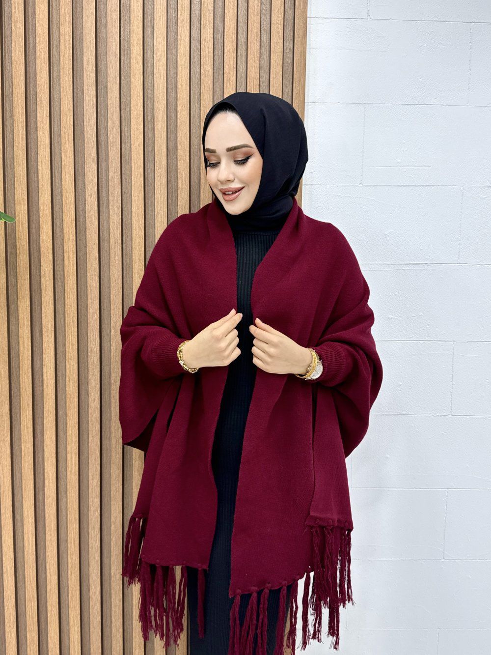 Women fleece shawls ready to wear